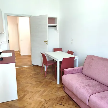 Casa de hóspedes Triestecenter & - Colori Di